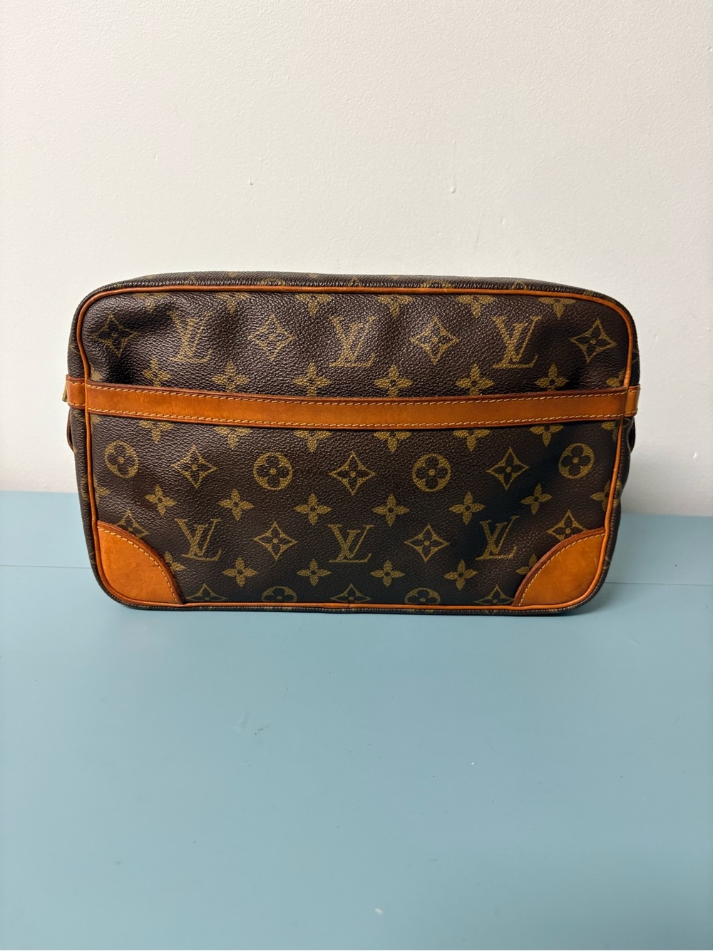 Authentic Louis Vuitton Monogram Compiègne 28 Clutch / Toiletry Bag